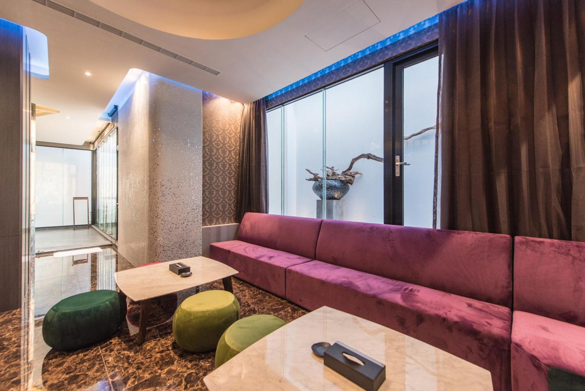 Voga Motel Taichung Exteriör bild
